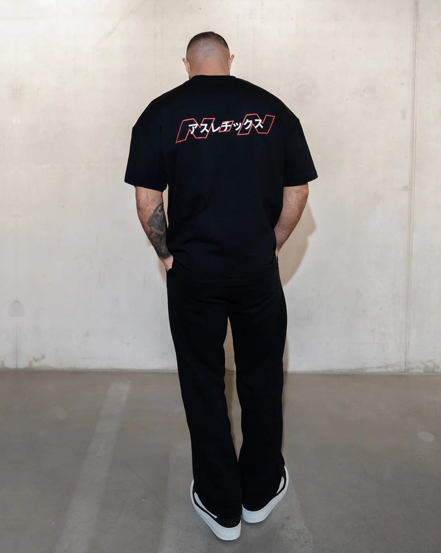 NON Japan Tee Schwarz – Look Rückseite