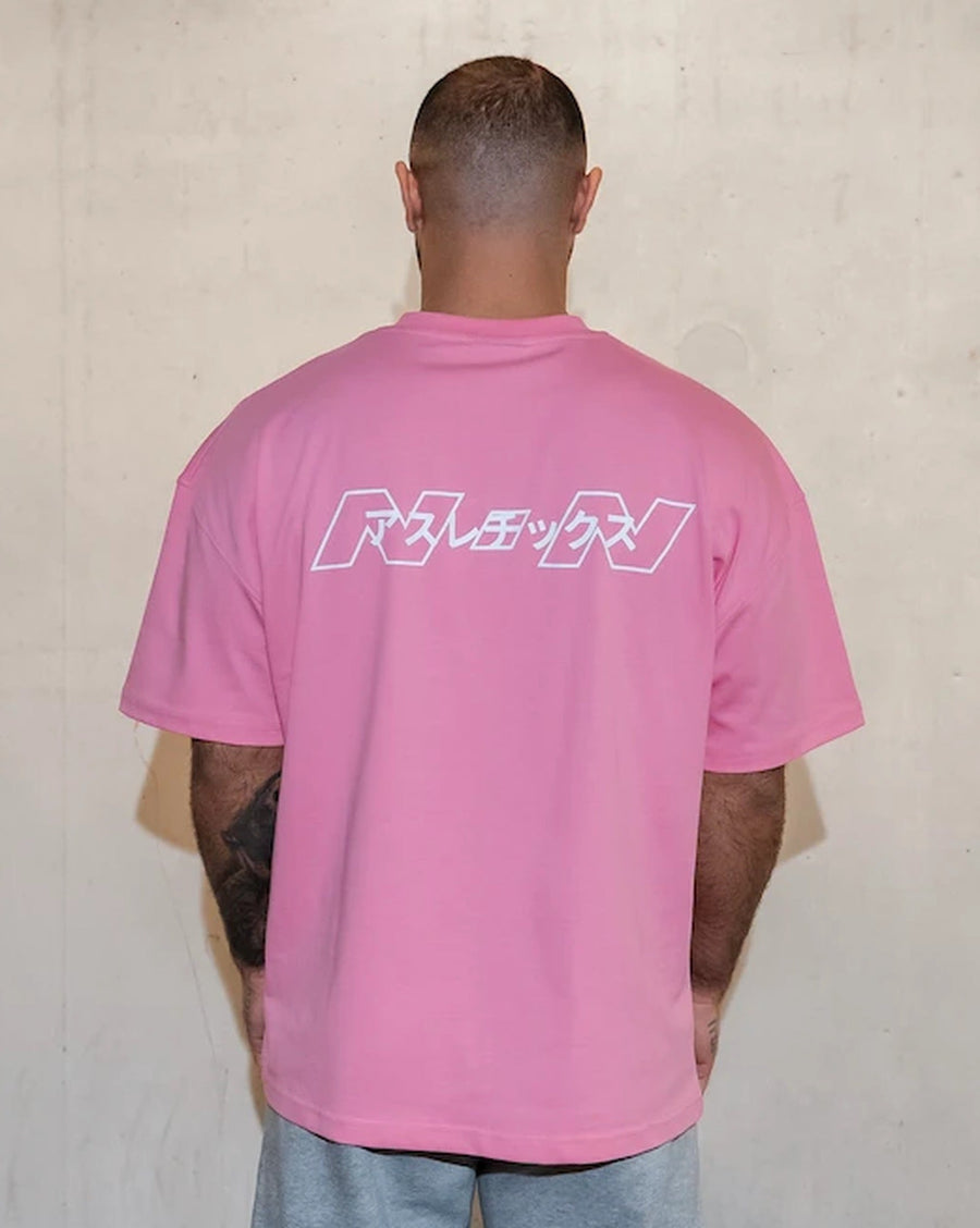 NON Japan Tee Rosa – Model Rückseite